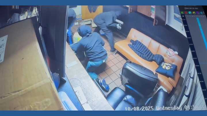 Security video shows five thieves burglarizing Duluth restaurant, lounge