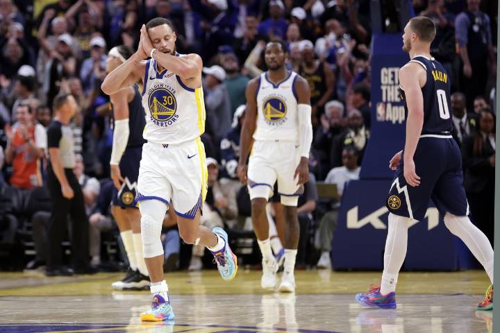 Con 42 puntos, Curry lleva a Warriors a victoria de 137