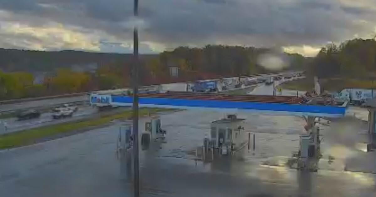 Multi-vehicle crash shuts I-90 lanes near Amsterdam