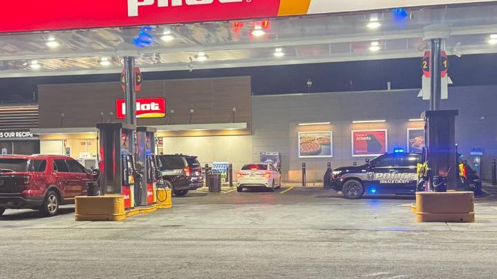 Person shot in altercation at Atlanta gas station