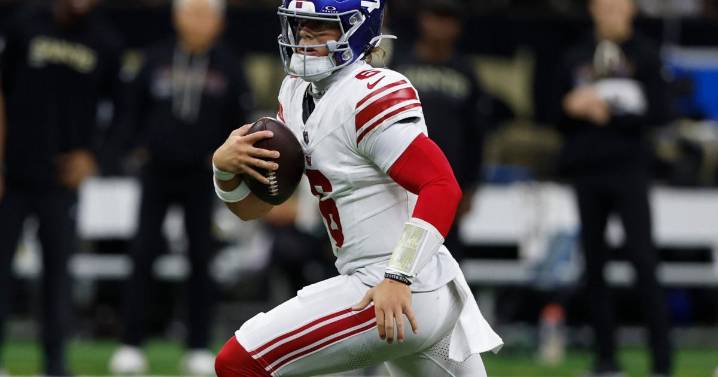 Giants rookie QB Jaxson Dart shrugs off his hamstring injury and says he'll play vs. the Eagles
