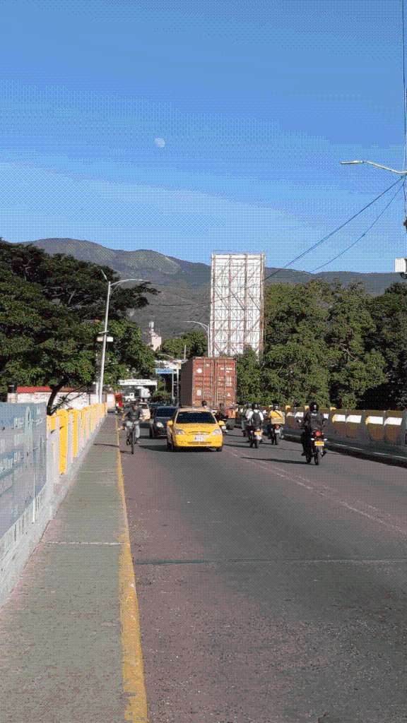 Tarde sin contratiempo en el puente Simón Bolívar