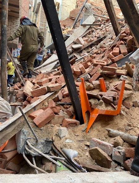 Worker crushed to death by falling iron rods near Ambience Mall