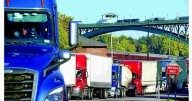 Computer glitch snarls truck traffic into Canada