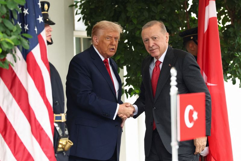 Erdogan tells Trump he welcomes peace efforts, but Israel must stop attacks for their success