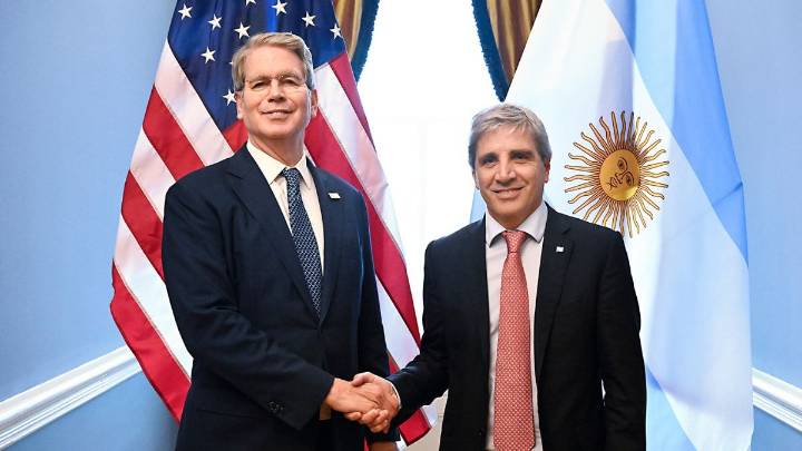 EE.UU. anunció un swap de USD 20.000 millones con Argentina y respaldó el plan económico del gobierno