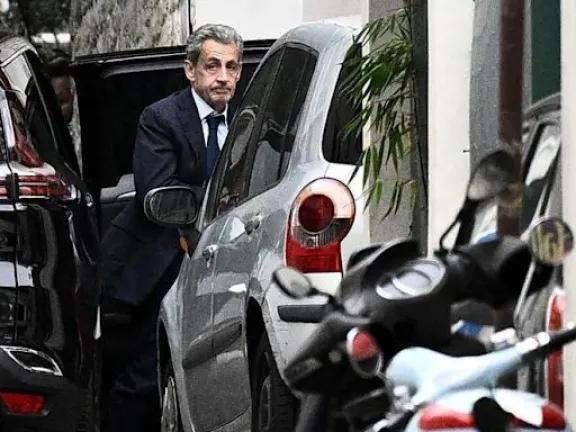 Nicolas Sarkozy cumple condena de cinco años por corrupción en Francia