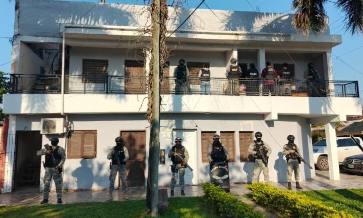 La Policía provincial desarticuló un centro de distribución de drogas en el Bº Incone