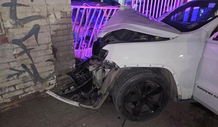 "Estampa" amanecido su Jeep vs casa en la Tecnológico y Coahuila