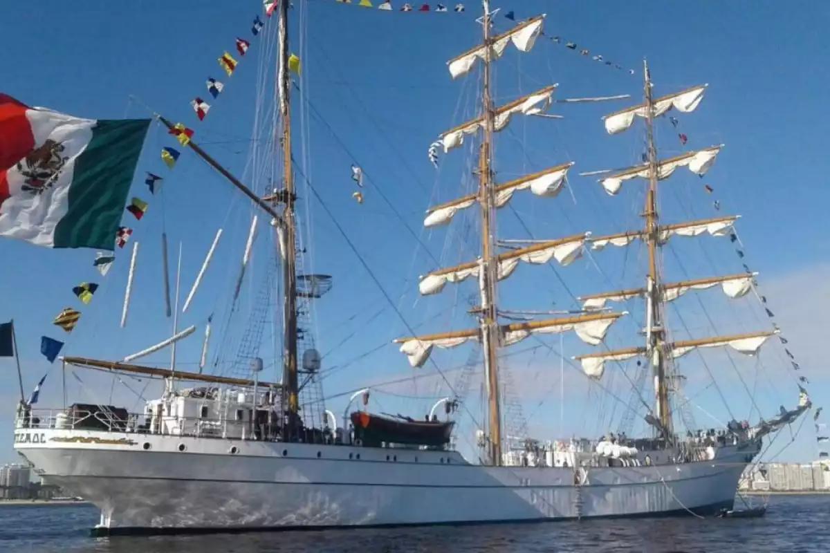 Buque escuela “Cuauhtémoc” zarpa de Nueva York rumbo a México tras reparaciones por choque en puente de Brooklyn