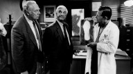 Falleció el actor Ed Williams, el inolvidable científico Ted Olson de las películas de '¿Y dónde está el policía?'