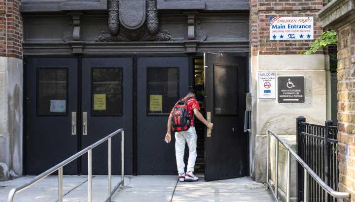 Illinois grad rate hits new high even as ACT scores lag and students continue to miss class