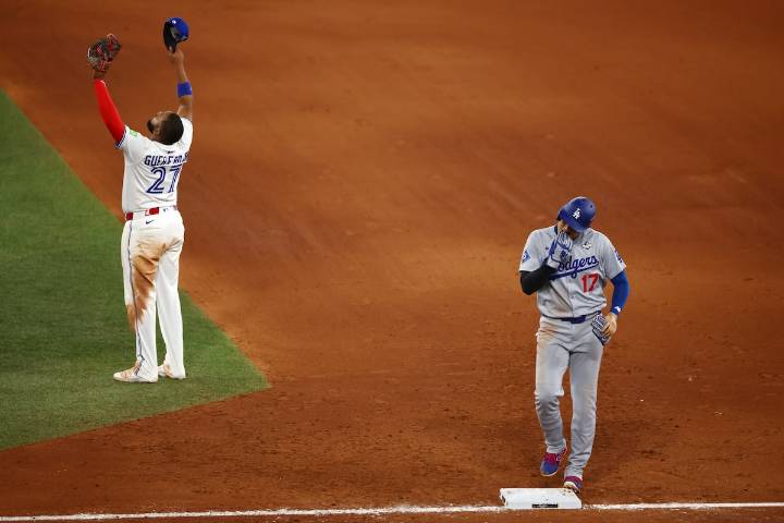 While Dodgers waited for luck to appear, Blue Jays made their own in World Series opener