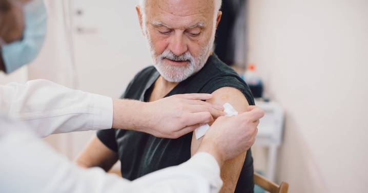 One key symptom could mean you have Covid not flu as cases of both rise