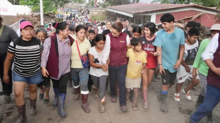 No están solos, dice Sheinbaum a damnificados en Hidalgo