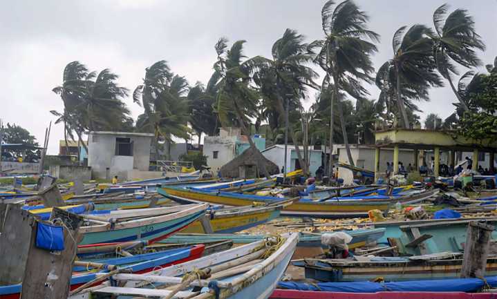 Cyclone ‘Montha’ makes landfall near Narsapur; heavy  rains lash Andhra parts
