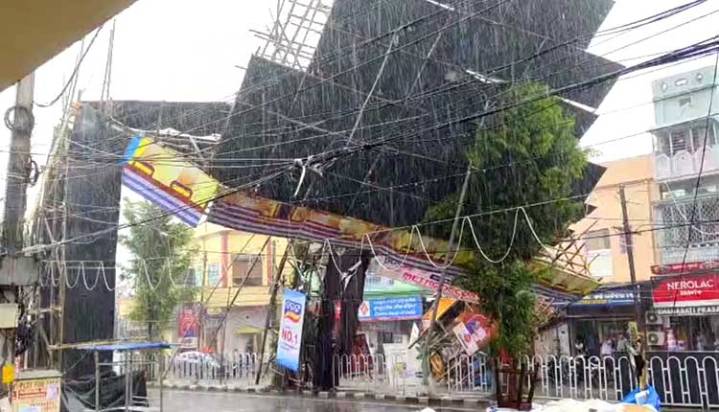 Cuttack’s Durga Puja Marred By Rain:3 Hurt As Rajabagicha Puja Pandal’s Roof Collapses