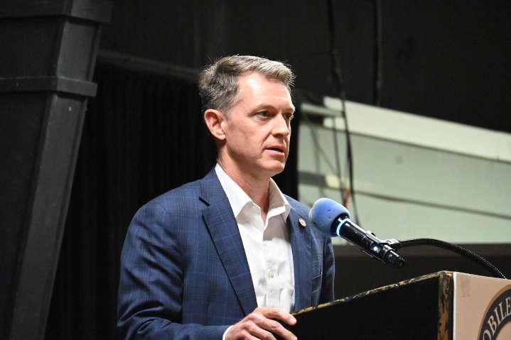 Alabama officials want to ban naturalized citizens from holding elected office