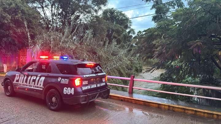 Policía de Santa Lucía dio respuesta inmediata por lluvias de Priscila