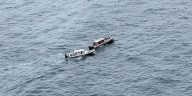 Embarcación con 37 personas a bordo naufragó en aguas del Pacífico: autoridades reportan 2 desaparecidos
