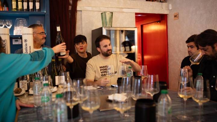 Sumilleres y bodegueros se rinden a los vinos de la IXP Betanzos