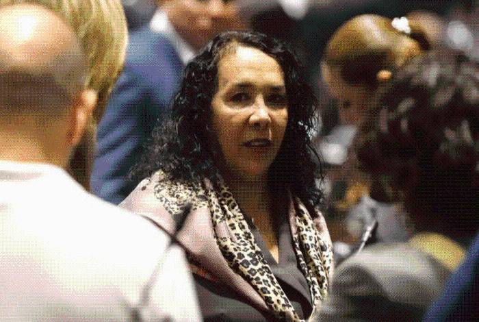 Hacienda congela cuentas a Araceli Brown