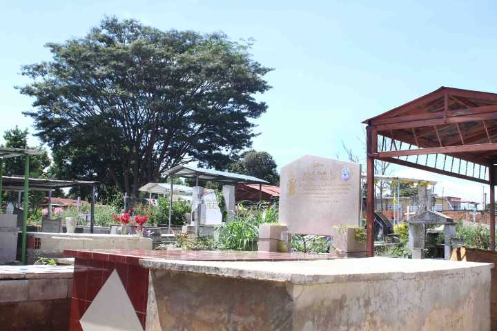 Alistan el Cementerio de Mariara para el Día de los Muertos