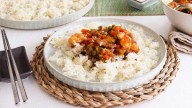 El secreto de los que siempre clavan el arroz (sin esfuerzo y sin manchar la cocina) ahora cuesta mucho menos
