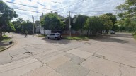Violento asalto a un trabajador en barrio Candioti: seis delincuentes le robaron la moto y el celular