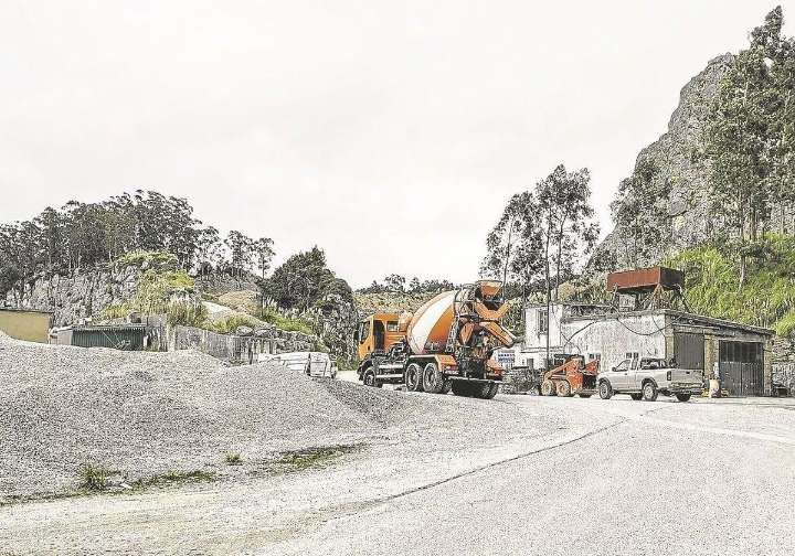 Ecologistas en Acción pide medidas contra el regidor de Piélagos por no cerrar una cantera en Arce