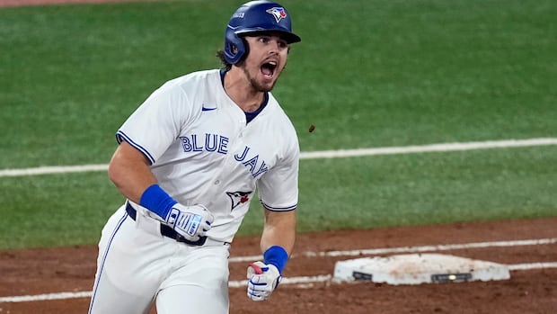 Blue Jays, Mariners jostling for World Series berth in high