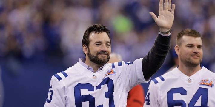 Colts legend Jeff Saturday teams up with Indiana AG to help return unclaimed money to Hoosiers