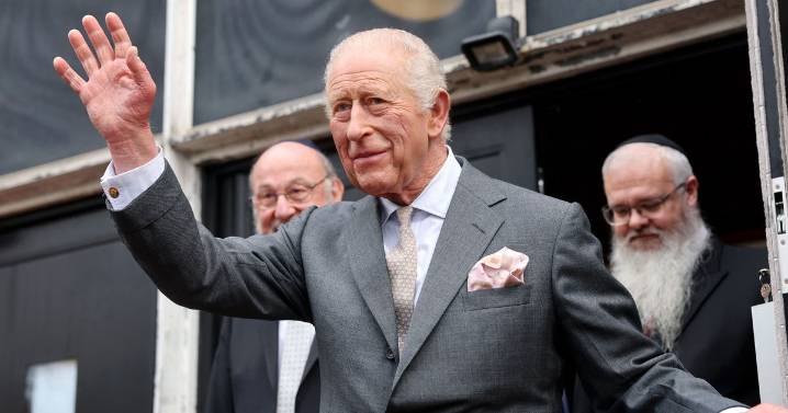 King Charles meets 'heroes' of synagogue attack in Manchester