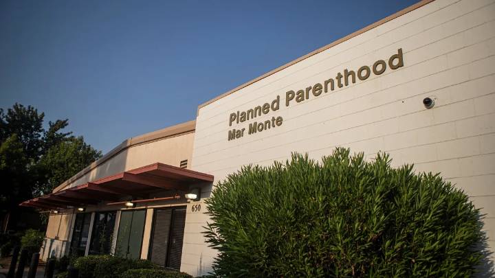 California gives Planned Parenthood $140 million boost to keep clinics open