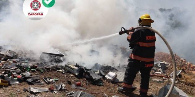Bomberos de Zapopan controlan incendio en El Arenal
