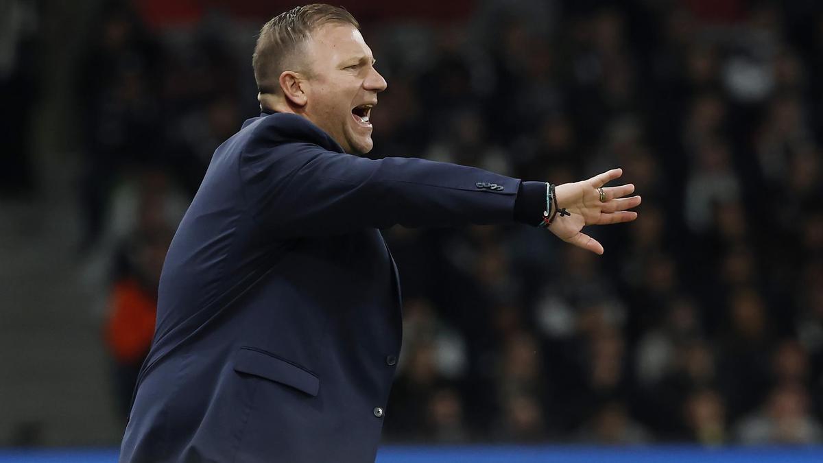 Victory coach Arthur Diles expecting ‘tough’ night in Perth following sacking of Glory mentor David Zdrilic