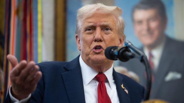 "Shutdown" en EE.UU.: "Otro paso de Trump para desbaratar el Estado profundo", afirma académico