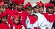 Chicago's viral "conclave kids" meet Pope Leo in Rome