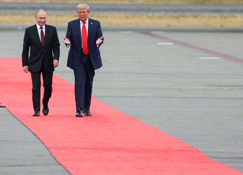 Europeans say Ukraine battle lines must be start point for talks, as Trump