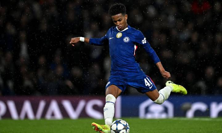 Estevao reveals why he took Chelsea penalty after 'great' Enzo Fernandez gesture