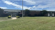 Employees say 100+ people jobless, given no severance after distribution plant closes in Commerce