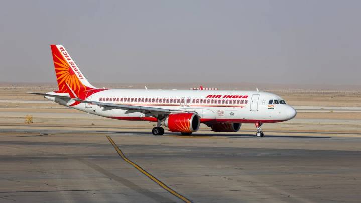 Air India Mumbai–Newark flight returns after technical issue