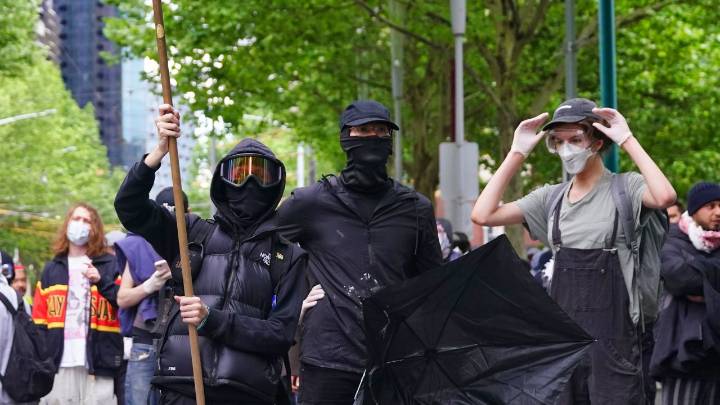 'Victorians have had a gutful': Premier Jacinta Allan rejects ‘practical, bipartisan’ proposal to immediately ban face coverings at protests