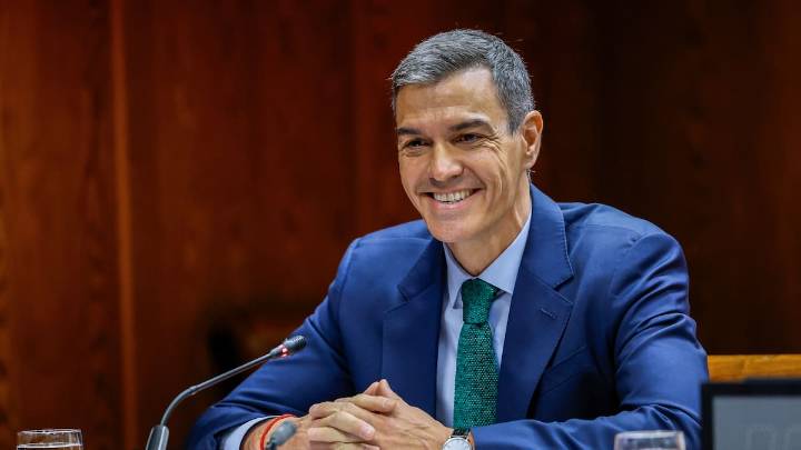 Tensión al inicio de la comparecencia de Sánchez en el Senado: "¿Ha recibido alguna vez un pago en efectivo en sobres?"