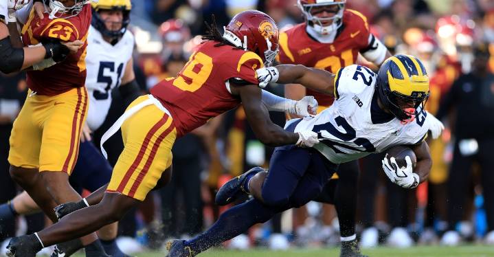 Sherrone Moore updates Michigan Football RB Justice Haynes injury status