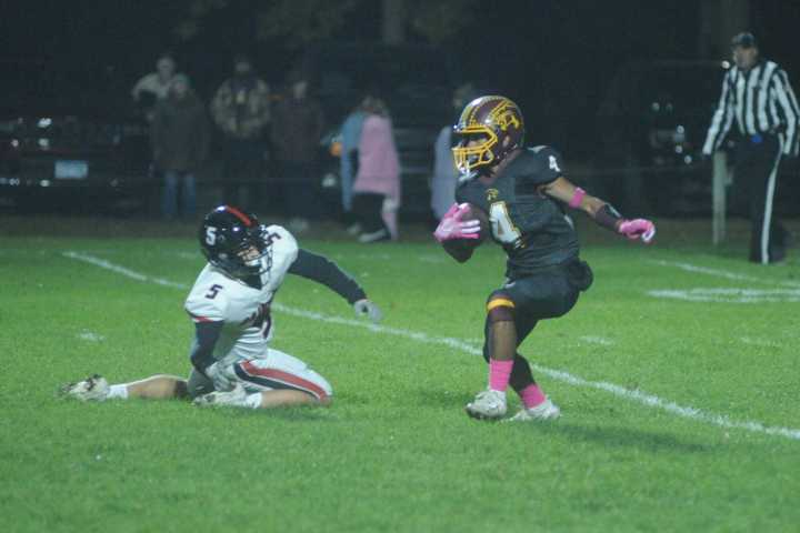 Football: Strong ground game sends Parkers Prairie past Nevis in Section 6A opener