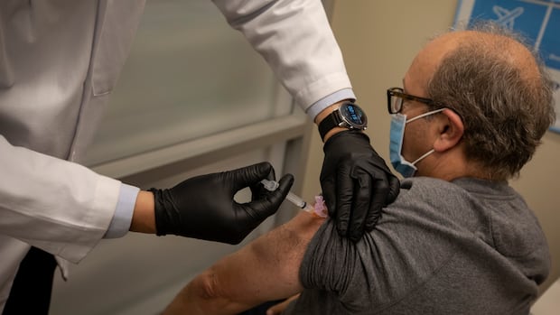 Flu and COVID shots now available to everyone in Waterloo region, Guelph starting Monday