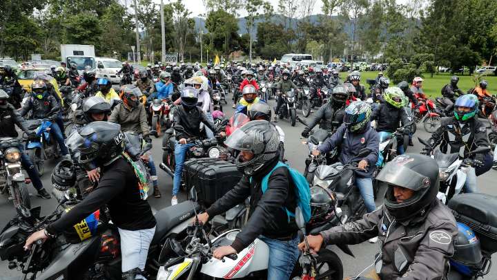 🔴 EN VIVO|Movilidad en Bogotá por protesta de motociclistas en respuesta a restricciones para fin de semana de Halloween - Semana