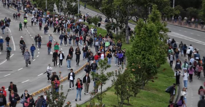 Presentan proyecto para evitar que encapuchados bloqueen Transmilenio constantemente