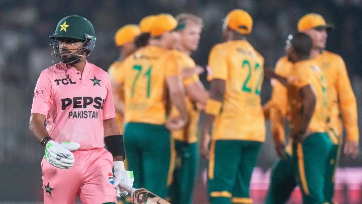 Finished Kohli > Prime Babar: Fans tear into Pakistan batter after 0 on T20I return